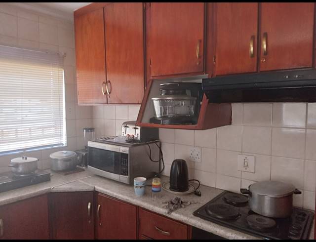 2 BEDROOM HOUSE FOR SALE IN TSAKANE